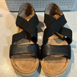Comfortiva 9 - Black, 1.5” Wedge, Leather Upper, Open Toe, Slip On